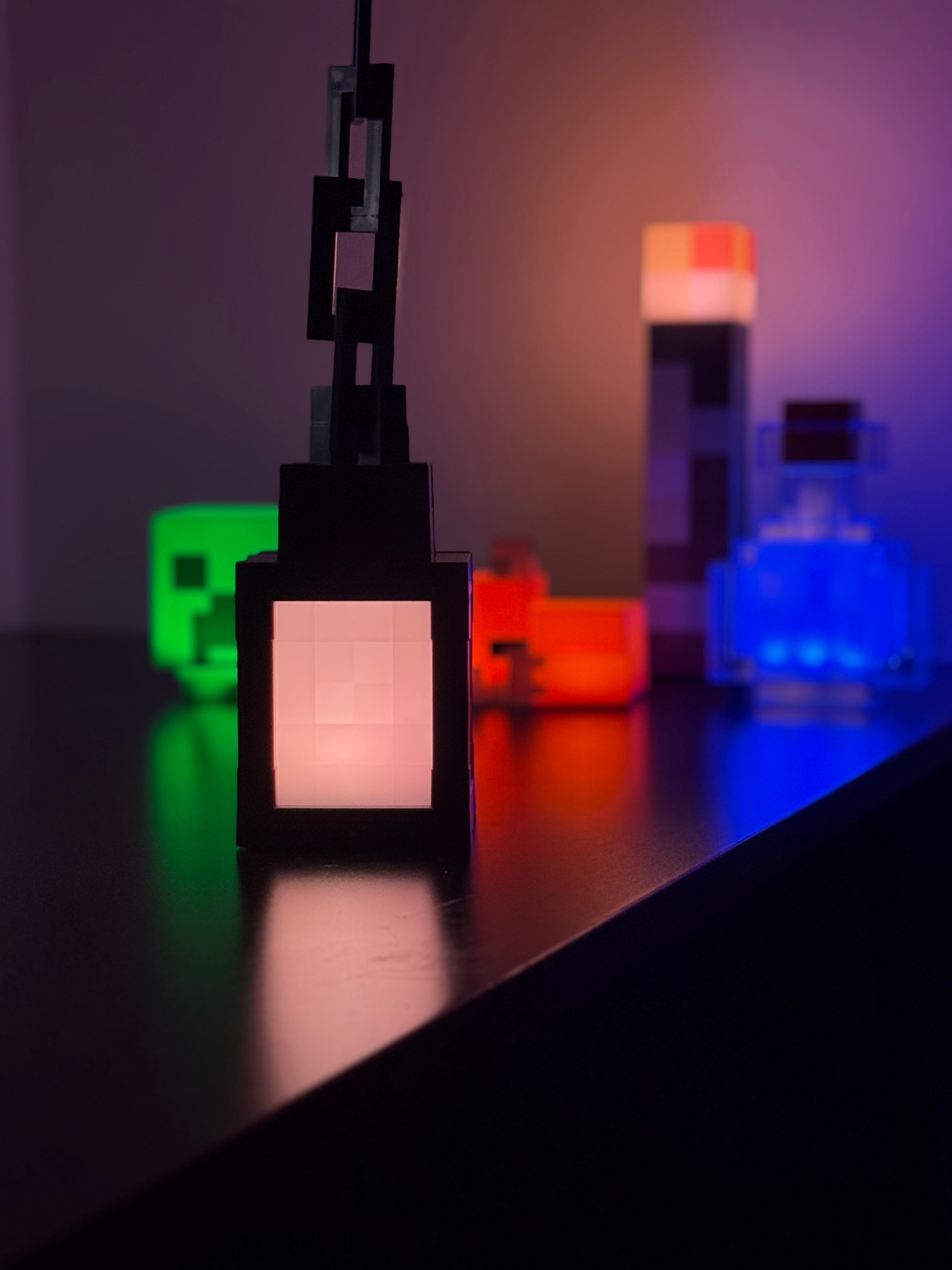 Pixel Lantern Glow – 16-kolorowa wisząca lampa LED (pilot)