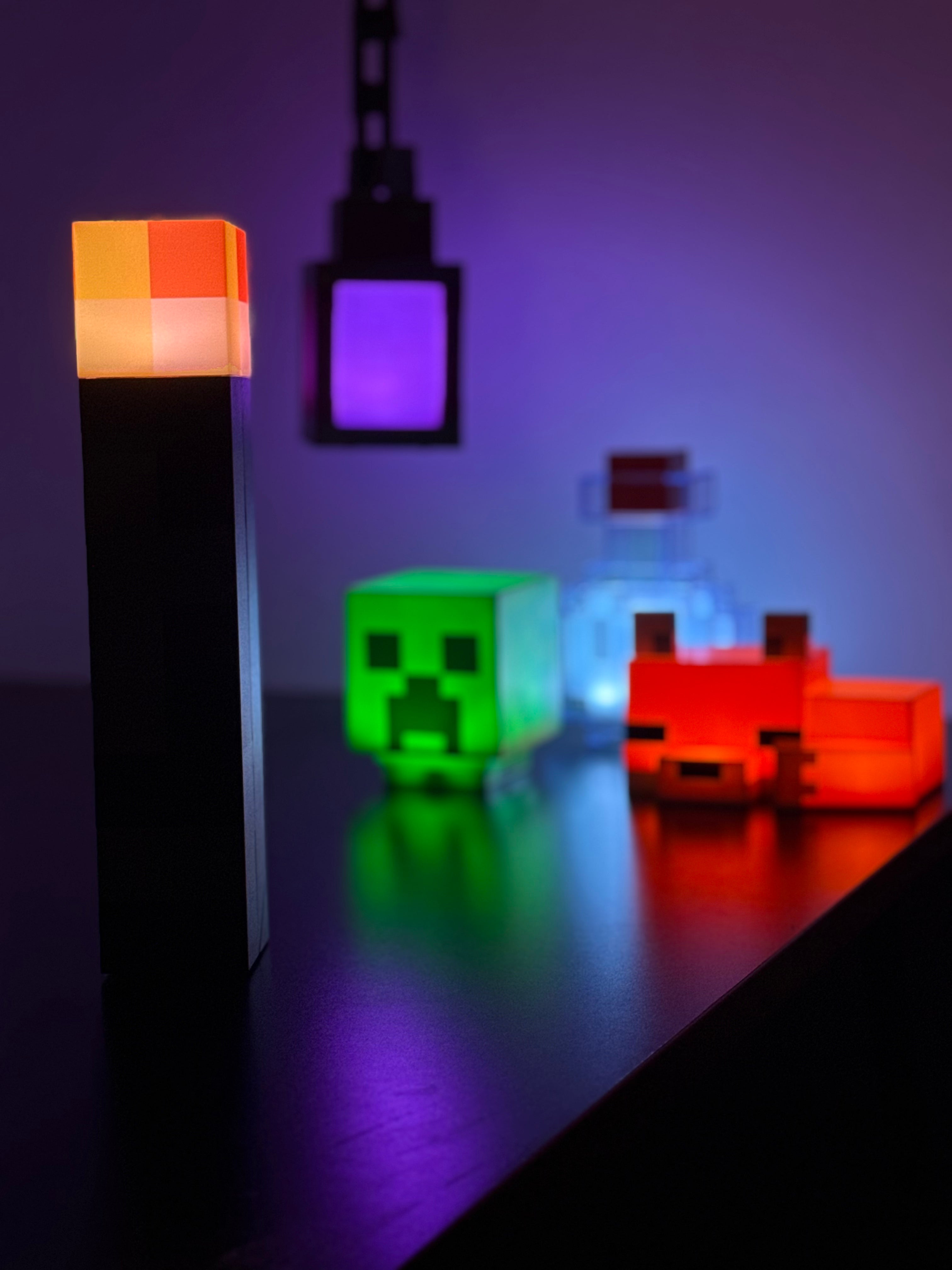 Pixel Torch Glow – 8-Color LED Voxel Lamp (USB Charging)